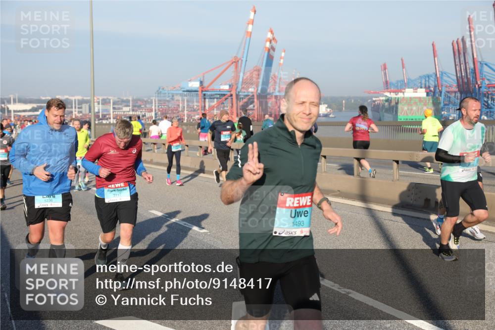 03.10.2025 - Köhlbrandbrückenlauf Yannick Fuchs http://msf.ph/oto/9148417 03.10.2025 08:39:52 Position 2 1236, 3117, 1493, 812425 meine-sportfotos.de