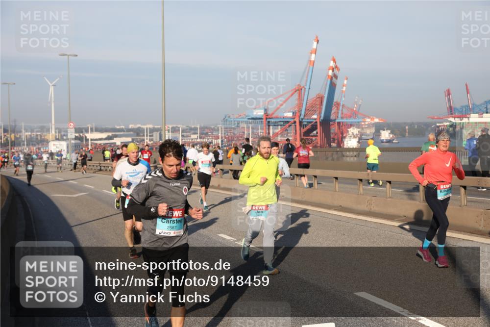 03.10.2025 - Köhlbrandbrückenlauf Yannick Fuchs http://msf.ph/oto/9148459 03.10.2025 08:39:55 Position 2 2587, 0, 3444 meine-sportfotos.de
