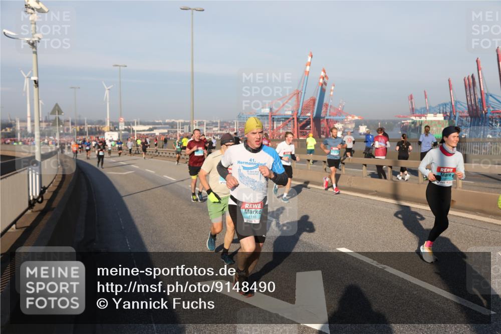 03.10.2025 - Köhlbrandbrückenlauf Yannick Fuchs http://msf.ph/oto/9148490 03.10.2025 08:39:57 Position 2 41, 1116 meine-sportfotos.de