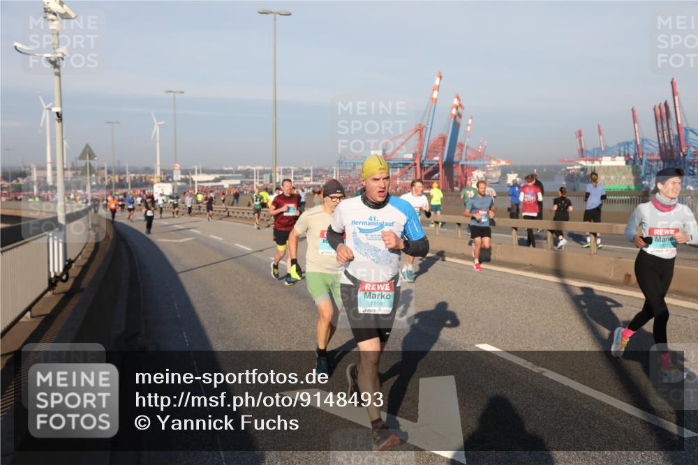 03.10.2025 - Köhlbrandbrückenlauf Yannick Fuchs http://msf.ph/oto/9148493 03.10.2025 08:39:57 Position 2 41, 3227, 1116 meine-sportfotos.de
