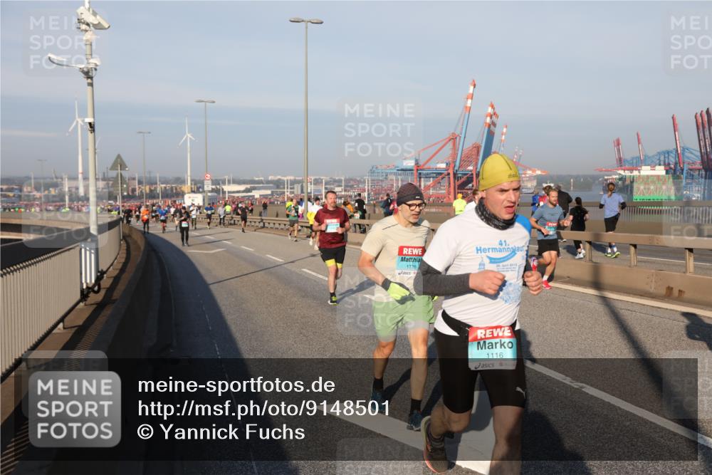 03.10.2025 - Köhlbrandbrückenlauf Yannick Fuchs http://msf.ph/oto/9148501 03.10.2025 08:39:57 Position 2 1776, 41, 1116 meine-sportfotos.de