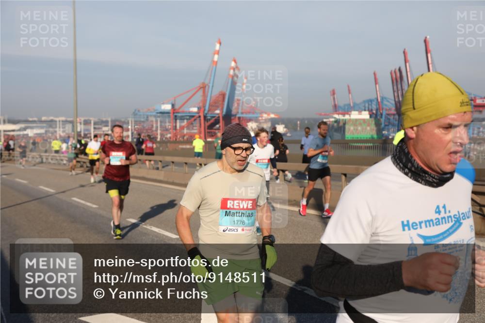 03.10.2025 - Köhlbrandbrückenlauf Yannick Fuchs http://msf.ph/oto/9148511 03.10.2025 08:39:58 Position 2 1776, 41, 29, 2012 meine-sportfotos.de