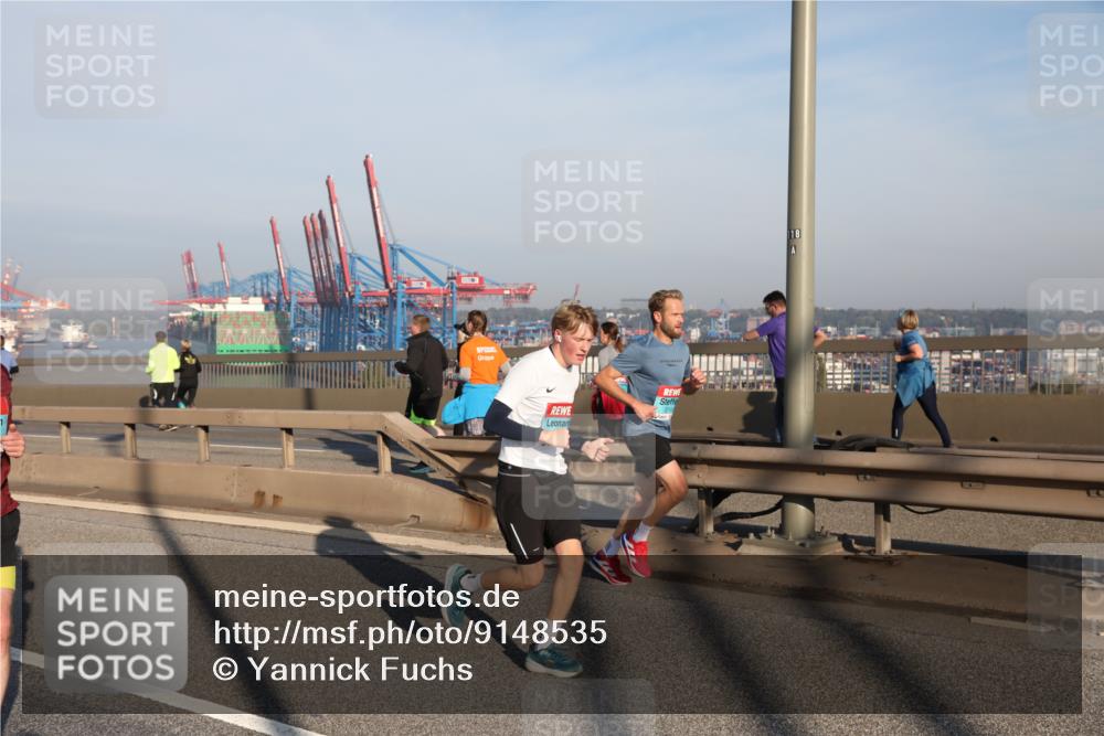 03.10.2025 - Köhlbrandbrückenlauf Yannick Fuchs http://msf.ph/oto/9148535 03.10.2025 08:40:00 Position 2 118 meine-sportfotos.de