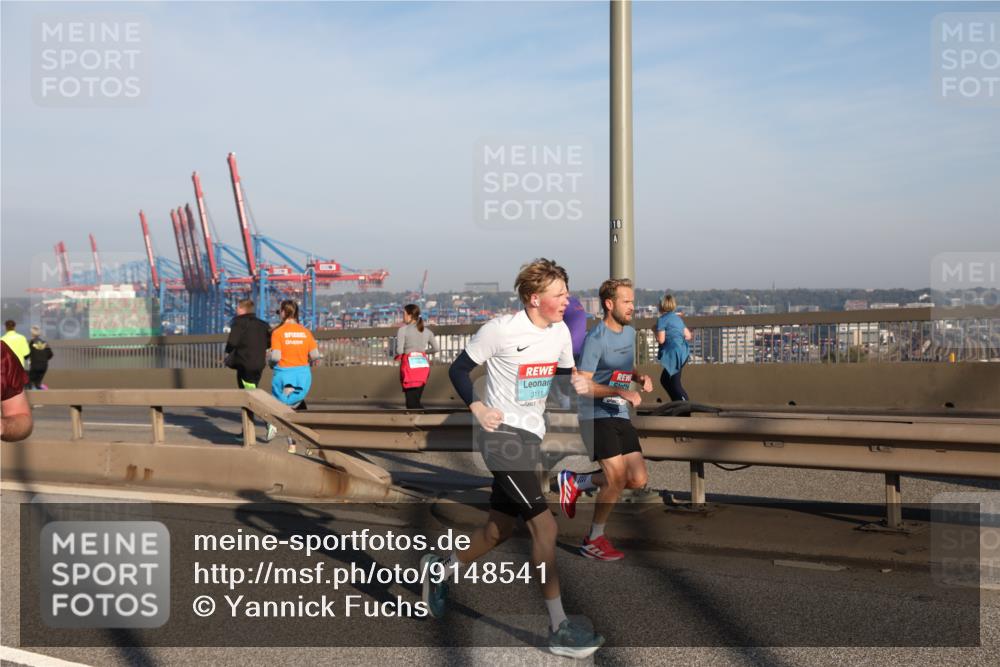 03.10.2025 - Köhlbrandbrückenlauf Yannick Fuchs http://msf.ph/oto/9148541 03.10.2025 08:40:00 Position 2 118, 3111 meine-sportfotos.de
