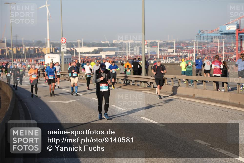 03.10.2025 - Köhlbrandbrückenlauf Yannick Fuchs http://msf.ph/oto/9148581 03.10.2025 08:40:03 Position 2 12025 meine-sportfotos.de