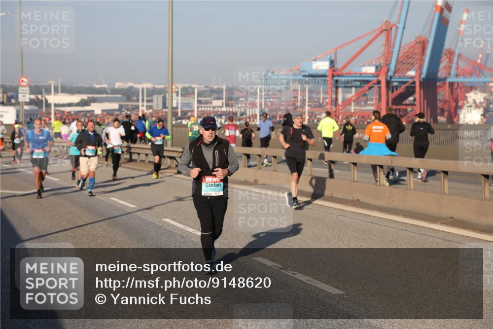 03.10.2025 - Köhlbrandbrückenlauf Yannick Fuchs http://msf.ph/oto/9148620 03.10.2025 08:40:06 Position 2 1457 meine-sportfotos.de