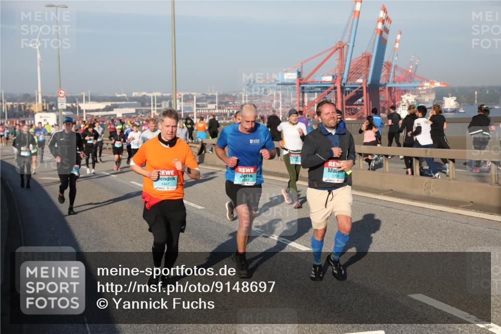 03.10.2025 - Köhlbrandbrückenlauf Yannick Fuchs http://msf.ph/oto/9148697 03.10.2025 08:40:12 Position 2 1543, 1447, 3708 meine-sportfotos.de