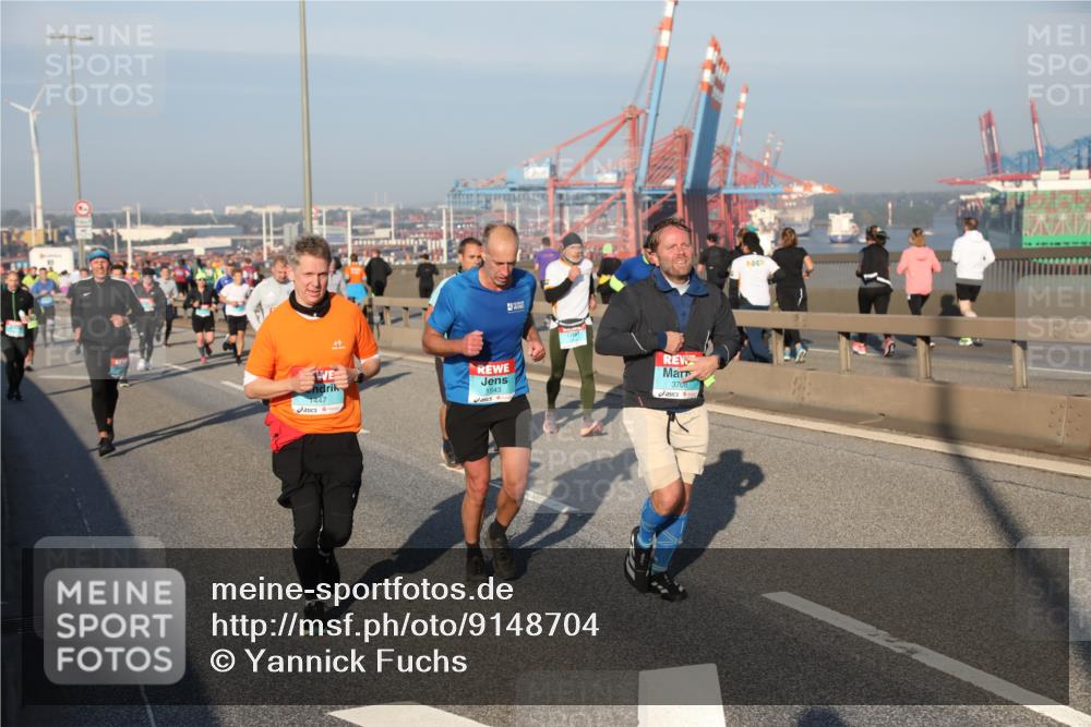 03.10.2025 - Köhlbrandbrückenlauf Yannick Fuchs http://msf.ph/oto/9148704 03.10.2025 08:40:12 Position 2 1543, 3708, 1447 meine-sportfotos.de