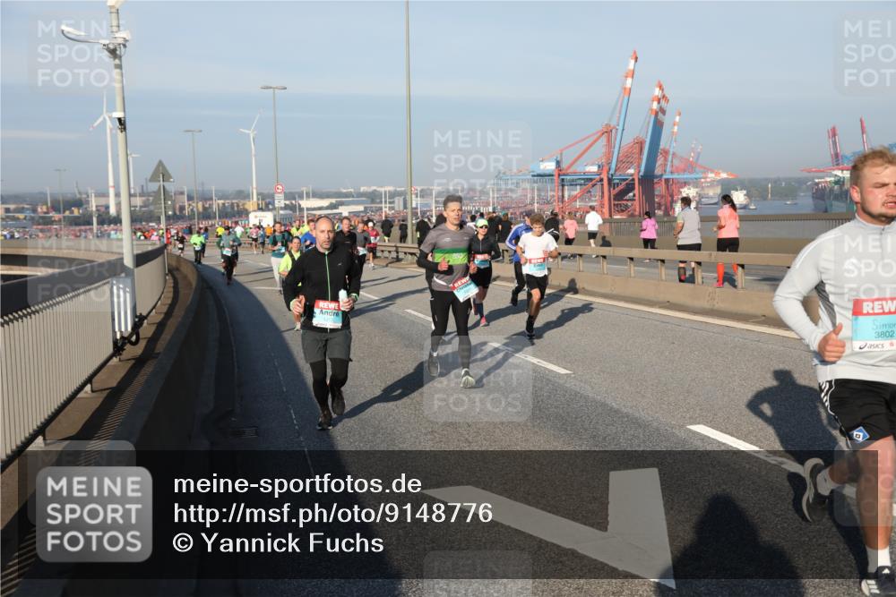 03.10.2025 - Köhlbrandbrückenlauf Yannick Fuchs http://msf.ph/oto/9148776 03.10.2025 08:40:17 Position 2 3802 meine-sportfotos.de