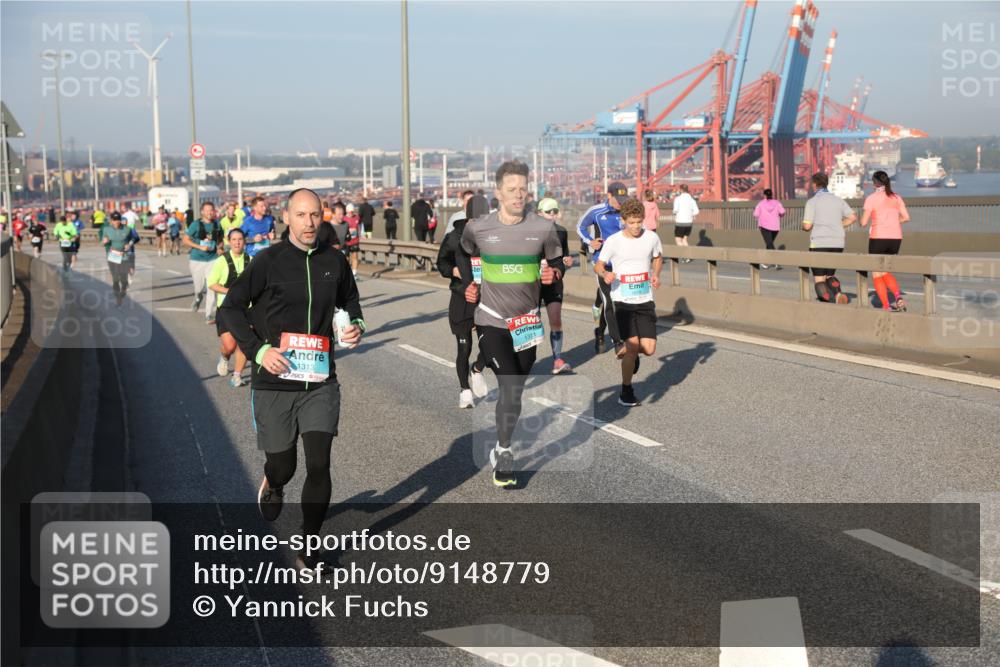 03.10.2025 - Köhlbrandbrückenlauf Yannick Fuchs http://msf.ph/oto/9148779 03.10.2025 08:40:18 Position 2 1313, 1311 meine-sportfotos.de