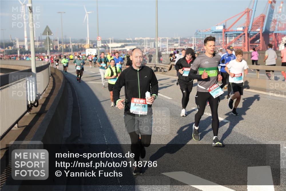 03.10.2025 - Köhlbrandbrückenlauf Yannick Fuchs http://msf.ph/oto/9148786 03.10.2025 08:40:18 Position 2 1313, 1311 meine-sportfotos.de