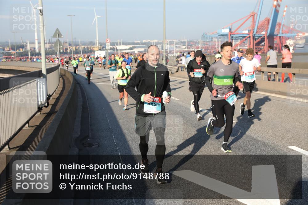 03.10.2025 - Köhlbrandbrückenlauf Yannick Fuchs http://msf.ph/oto/9148788 03.10.2025 08:40:18 Position 2 1313 meine-sportfotos.de