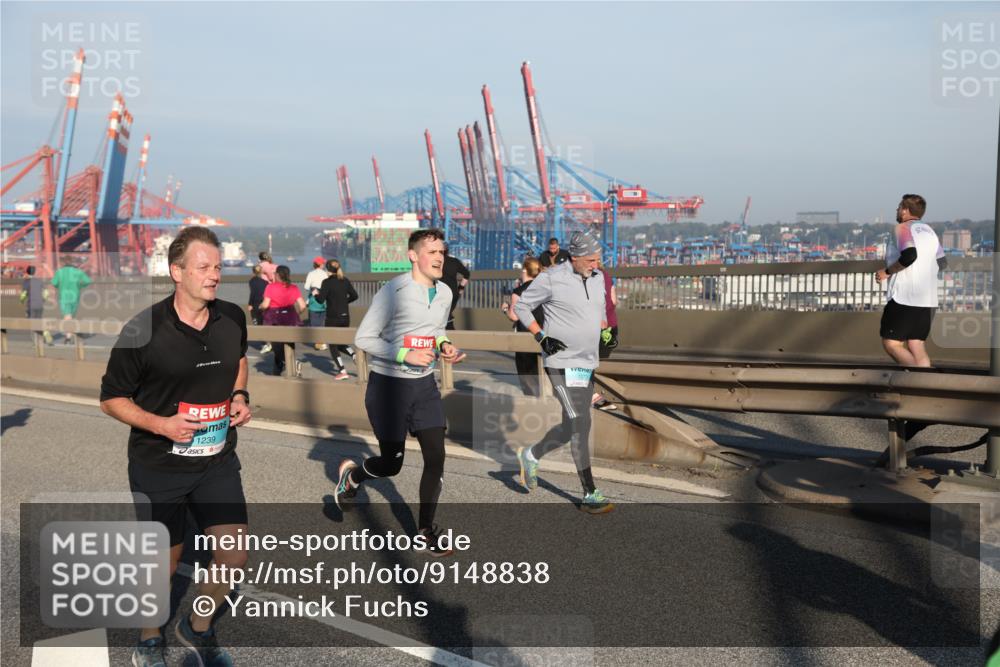 03.10.2025 - Köhlbrandbrückenlauf Yannick Fuchs http://msf.ph/oto/9148838 03.10.2025 08:40:22 Position 2 1239, 1073 meine-sportfotos.de