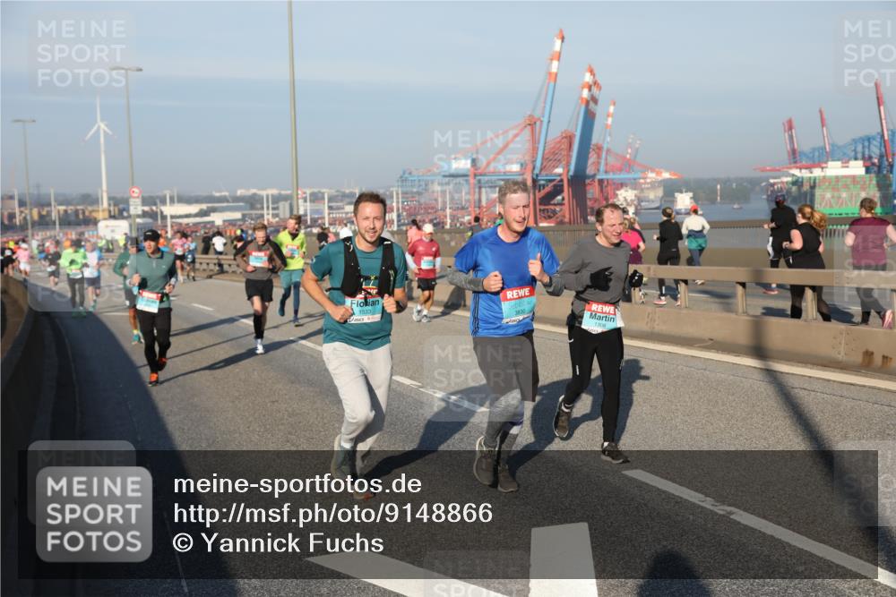 03.10.2025 - Köhlbrandbrückenlauf Yannick Fuchs http://msf.ph/oto/9148866 03.10.2025 08:40:24 Position 2 1533, 3830, 1308 meine-sportfotos.de