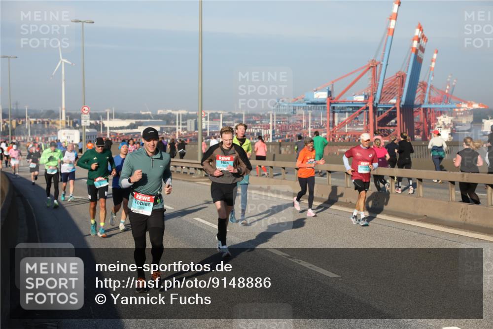 03.10.2025 - Köhlbrandbrückenlauf Yannick Fuchs http://msf.ph/oto/9148886 03.10.2025 08:40:25 Position 2 1359 meine-sportfotos.de