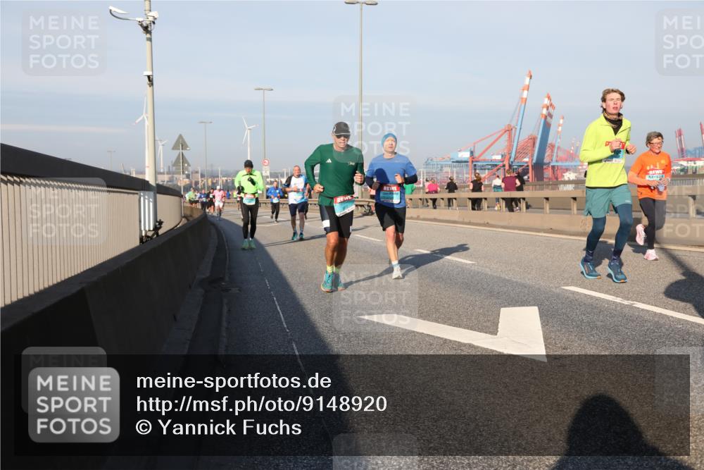 03.10.2025 - Köhlbrandbrückenlauf Yannick Fuchs http://msf.ph/oto/9148920 03.10.2025 08:40:29 Position 2  meine-sportfotos.de