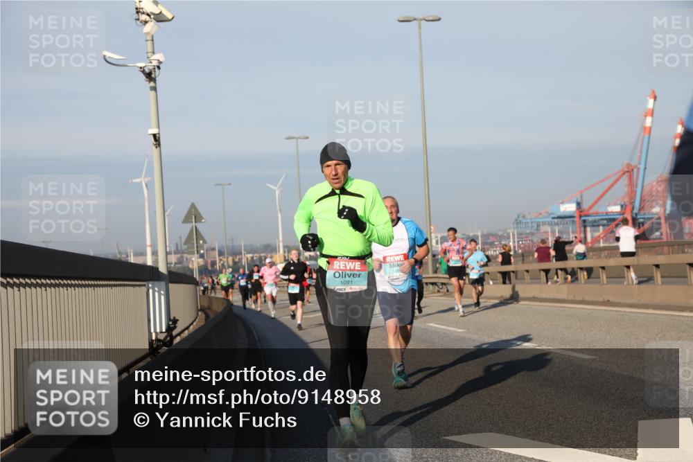 03.10.2025 - Köhlbrandbrückenlauf Yannick Fuchs http://msf.ph/oto/9148958 03.10.2025 08:40:32 Position 2 1091 meine-sportfotos.de