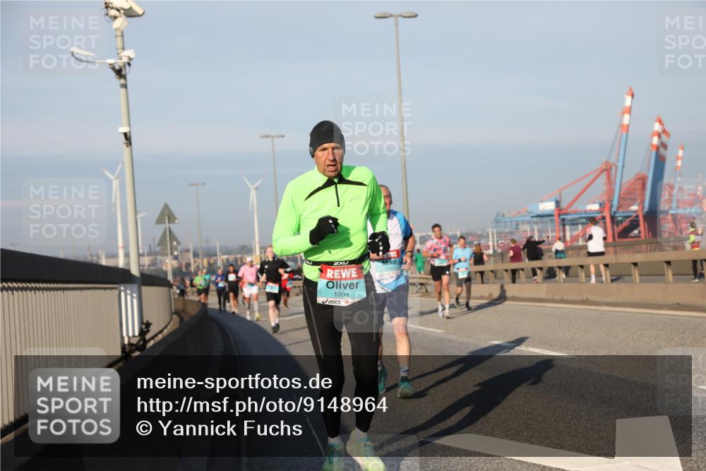 03.10.2025 - Köhlbrandbrückenlauf Yannick Fuchs http://msf.ph/oto/9148964 03.10.2025 08:40:32 Position 2 1091 meine-sportfotos.de