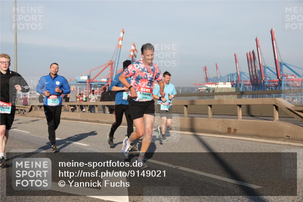 03.10.2025 - Köhlbrandbrückenlauf Yannick Fuchs http://msf.ph/oto/9149021 03.10.2025 08:40:36 Position 2 3516, 2944, 1039 meine-sportfotos.de