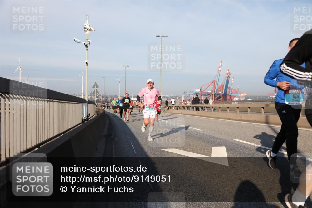 03.10.2025 - Köhlbrandbrückenlauf Yannick Fuchs http://msf.ph/oto/9149051 03.10.2025 08:40:39 Position 2 2944 meine-sportfotos.de