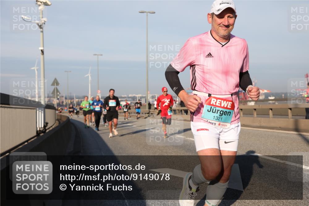 03.10.2025 - Köhlbrandbrückenlauf Yannick Fuchs http://msf.ph/oto/9149078 03.10.2025 08:40:40 Position 2 1321 meine-sportfotos.de