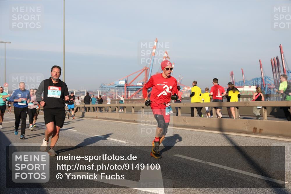 03.10.2025 - Köhlbrandbrückenlauf Yannick Fuchs http://msf.ph/oto/9149100 03.10.2025 08:40:42 Position 2 3235 meine-sportfotos.de