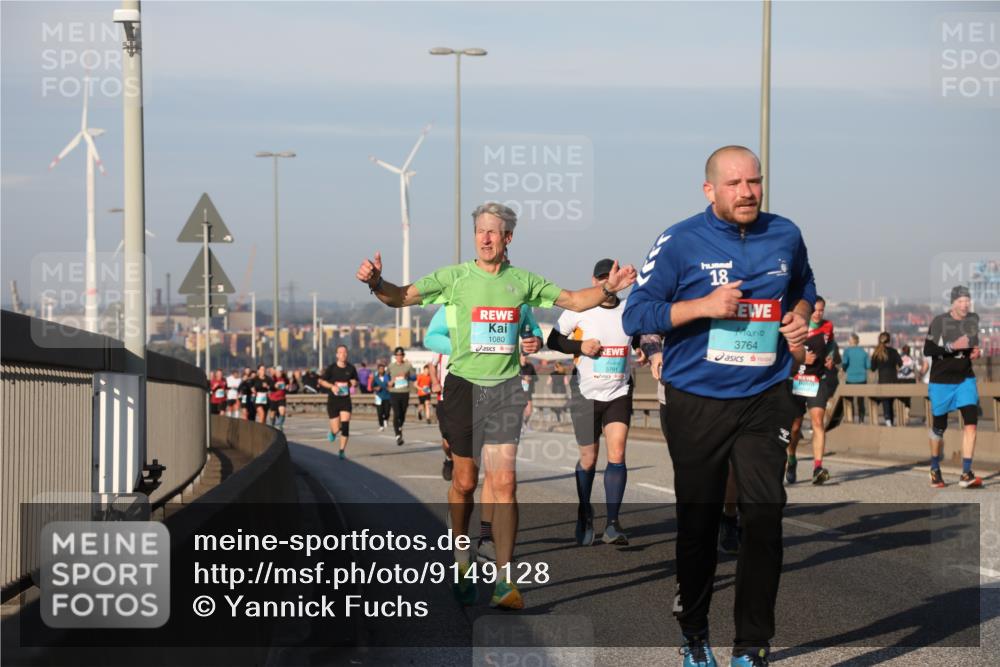 03.10.2025 - Köhlbrandbrückenlauf Yannick Fuchs http://msf.ph/oto/9149128 03.10.2025 08:40:44 Position 2 1080, 18, 3764, 3791 meine-sportfotos.de