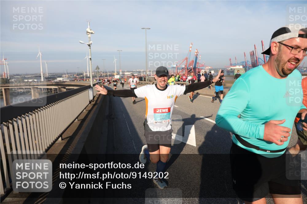 03.10.2025 - Köhlbrandbrückenlauf Yannick Fuchs http://msf.ph/oto/9149202 03.10.2025 08:40:48 Position 2 3791 meine-sportfotos.de