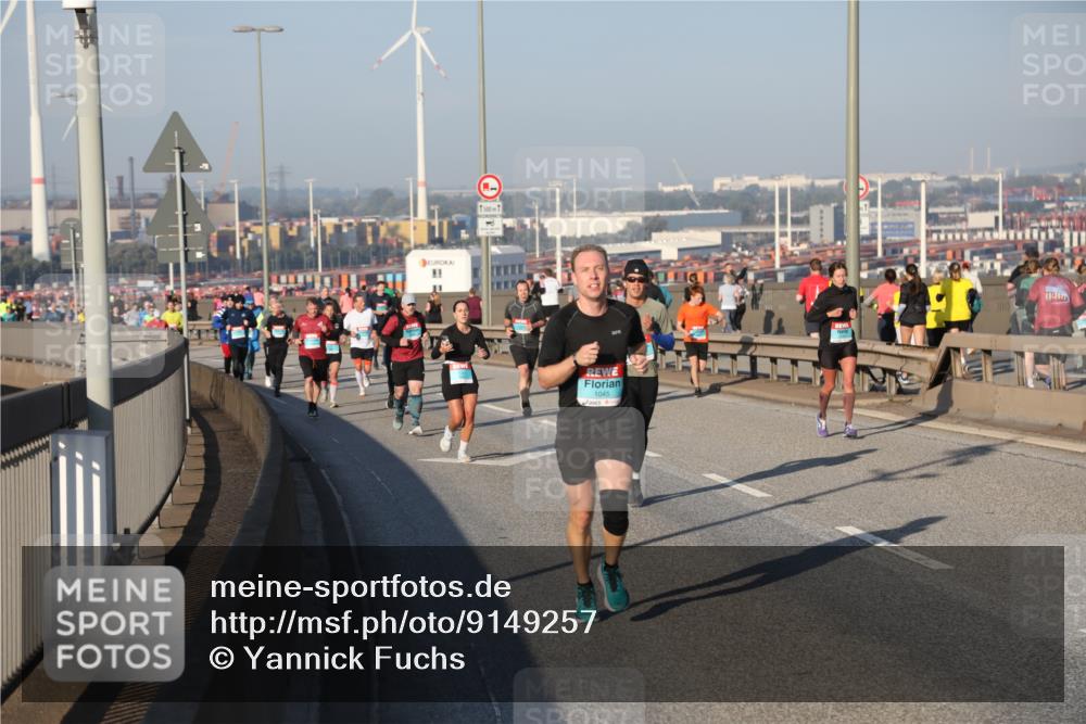 03.10.2025 - Köhlbrandbrückenlauf Yannick Fuchs http://msf.ph/oto/9149257 03.10.2025 08:40:52 Position 2 1500, 1, 1045, 2025 meine-sportfotos.de