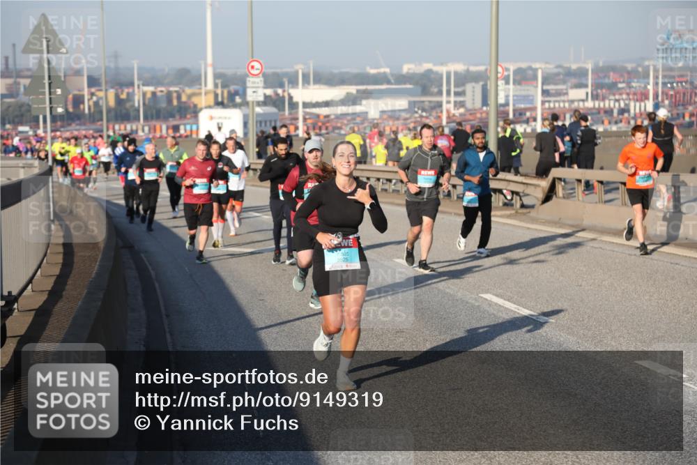 03.10.2025 - Köhlbrandbrückenlauf Yannick Fuchs http://msf.ph/oto/9149319 03.10.2025 08:40:58 Position 2 3825 meine-sportfotos.de