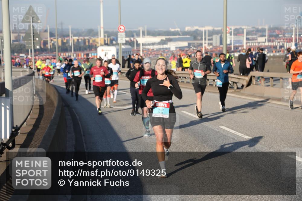 03.10.2025 - Köhlbrandbrückenlauf Yannick Fuchs http://msf.ph/oto/9149325 03.10.2025 08:40:58 Position 2 3825 meine-sportfotos.de