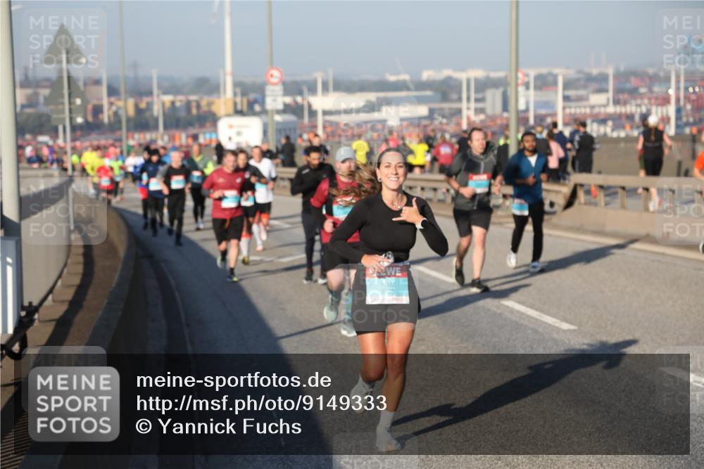 03.10.2025 - Köhlbrandbrückenlauf Yannick Fuchs http://msf.ph/oto/9149333 03.10.2025 08:40:59 Position 2 3825 meine-sportfotos.de