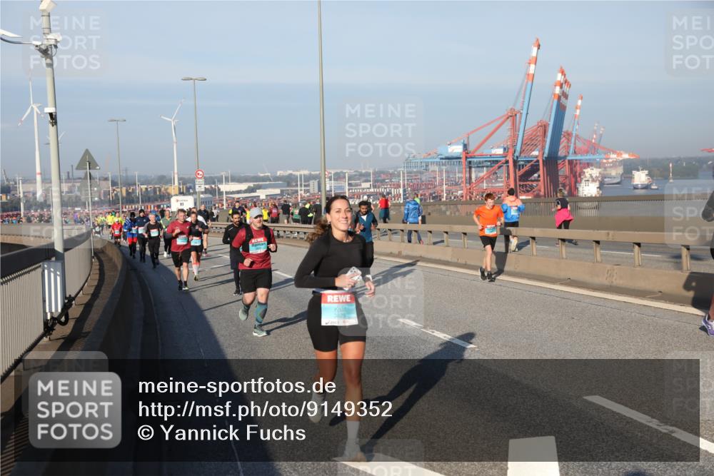03.10.2025 - Köhlbrandbrückenlauf Yannick Fuchs http://msf.ph/oto/9149352 03.10.2025 08:41:00 Position 2 3825 meine-sportfotos.de