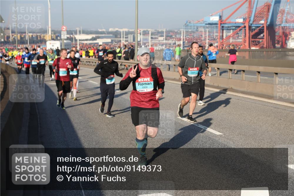 03.10.2025 - Köhlbrandbrückenlauf Yannick Fuchs http://msf.ph/oto/9149373 03.10.2025 08:41:02 Position 2 1808 meine-sportfotos.de