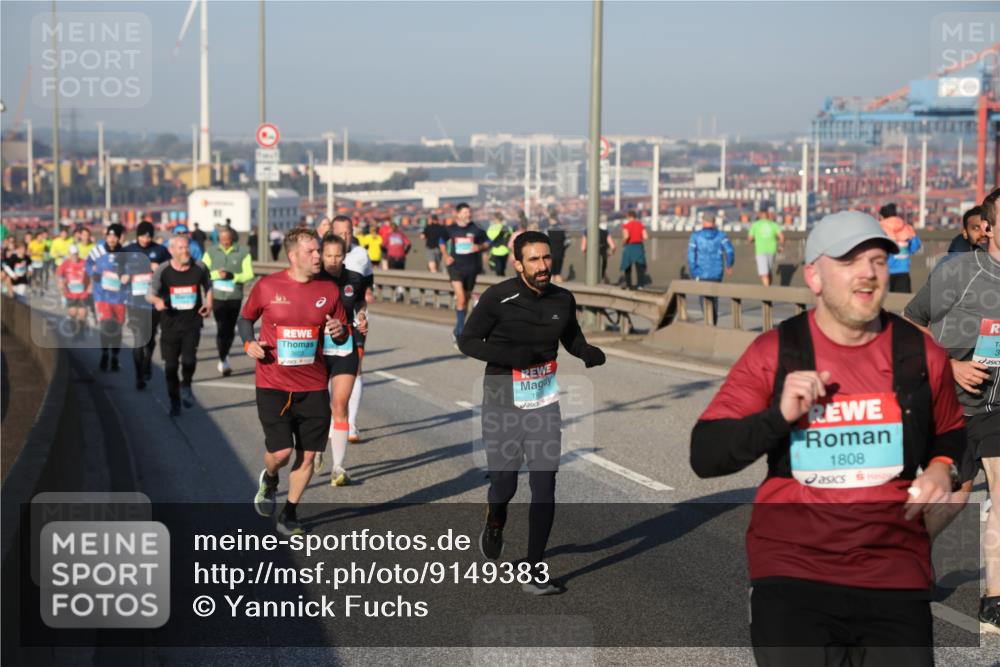03.10.2025 - Köhlbrandbrückenlauf Yannick Fuchs http://msf.ph/oto/9149383 03.10.2025 08:41:02 Position 2 3603, 1808 meine-sportfotos.de
