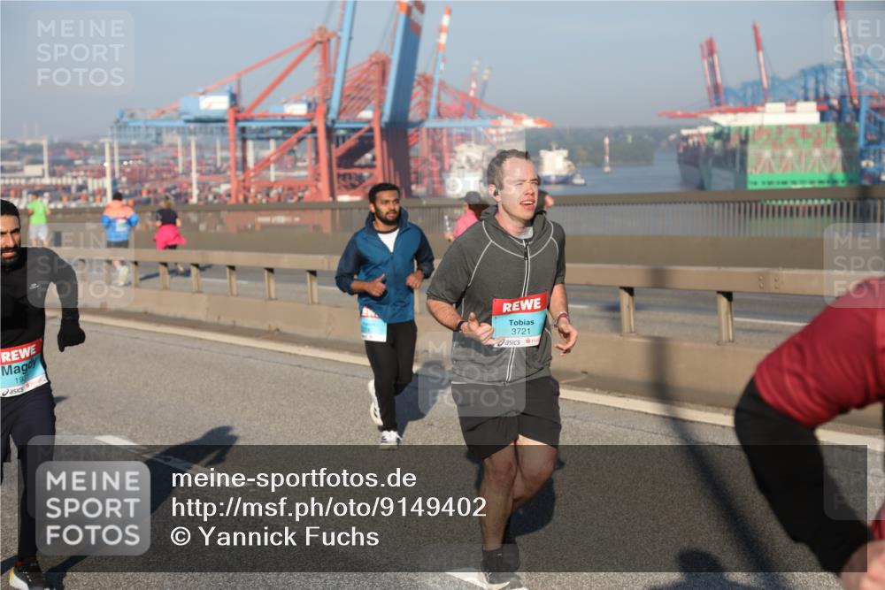 03.10.2025 - Köhlbrandbrückenlauf Yannick Fuchs http://msf.ph/oto/9149402 03.10.2025 08:41:04 Position 2 193, 3721 meine-sportfotos.de