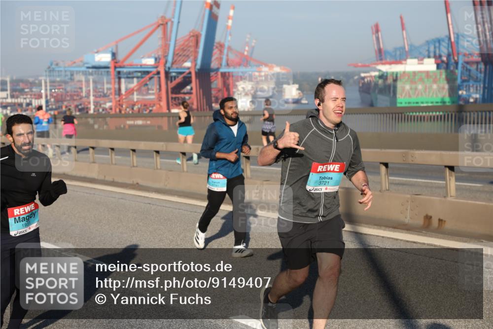 03.10.2025 - Köhlbrandbrückenlauf Yannick Fuchs http://msf.ph/oto/9149407 03.10.2025 08:41:04 Position 2 1931, 3741, 3721 meine-sportfotos.de