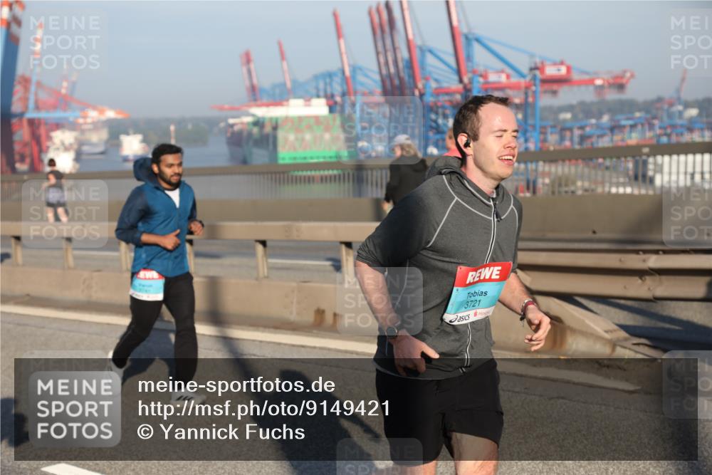 03.10.2025 - Köhlbrandbrückenlauf Yannick Fuchs http://msf.ph/oto/9149421 03.10.2025 08:41:05 Position 2 3721 meine-sportfotos.de