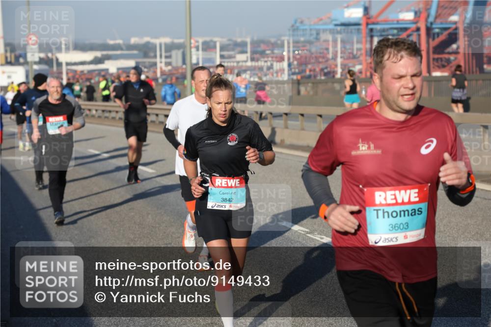 03.10.2025 - Köhlbrandbrückenlauf Yannick Fuchs http://msf.ph/oto/9149433 03.10.2025 08:41:06 Position 2 3842, 3603 meine-sportfotos.de
