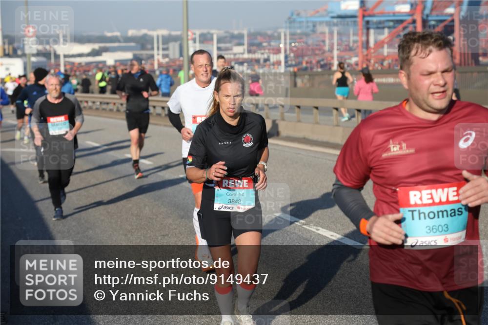 03.10.2025 - Köhlbrandbrückenlauf Yannick Fuchs http://msf.ph/oto/9149437 03.10.2025 08:41:06 Position 2 3842, 3603 meine-sportfotos.de