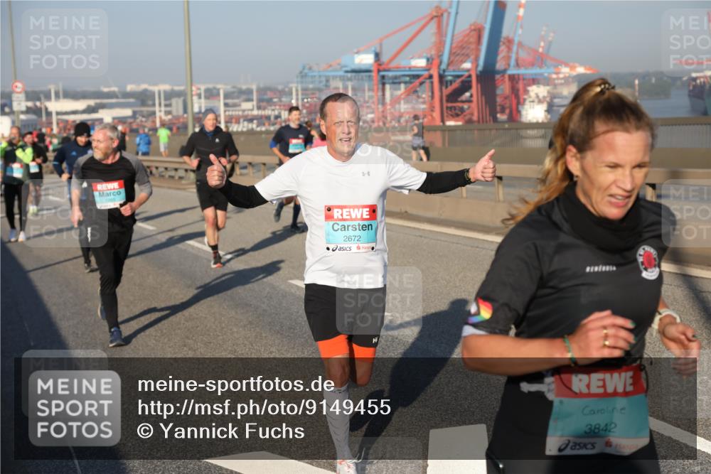 03.10.2025 - Köhlbrandbrückenlauf Yannick Fuchs http://msf.ph/oto/9149455 03.10.2025 08:41:08 Position 2 2672, 3842 meine-sportfotos.de