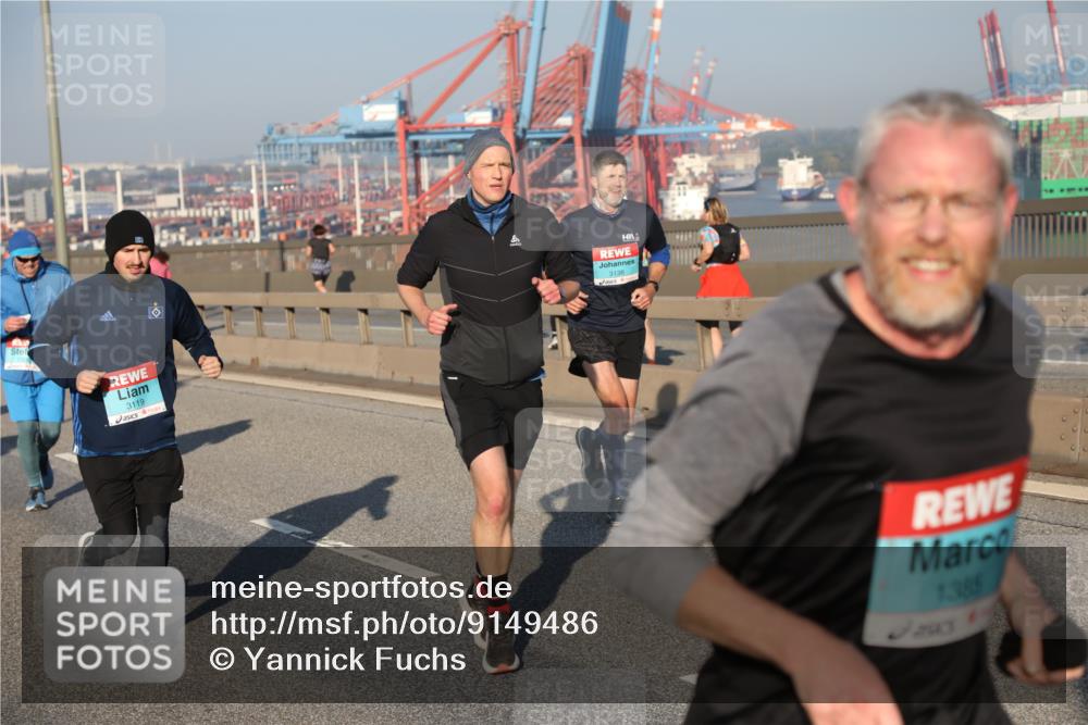 03.10.2025 - Köhlbrandbrückenlauf Yannick Fuchs http://msf.ph/oto/9149486 03.10.2025 08:41:10 Position 2 3119, 3, 3138, 1385, 8, 000 meine-sportfotos.de