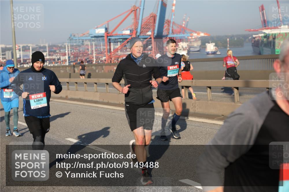 03.10.2025 - Köhlbrandbrückenlauf Yannick Fuchs http://msf.ph/oto/9149488 03.10.2025 08:41:11 Position 2 3119, 3138, 11 meine-sportfotos.de
