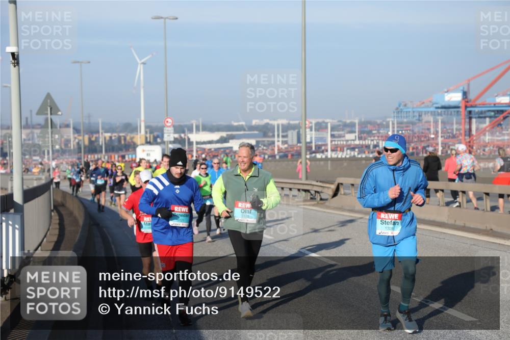 03.10.2025 - Köhlbrandbrückenlauf Yannick Fuchs http://msf.ph/oto/9149522 03.10.2025 08:41:13 Position 2 3120, 3121, 14, 2, 1328 meine-sportfotos.de