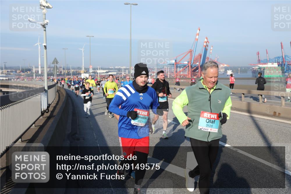 03.10.2025 - Köhlbrandbrückenlauf Yannick Fuchs http://msf.ph/oto/9149575 03.10.2025 08:41:16 Position 2 3121, 3120 meine-sportfotos.de