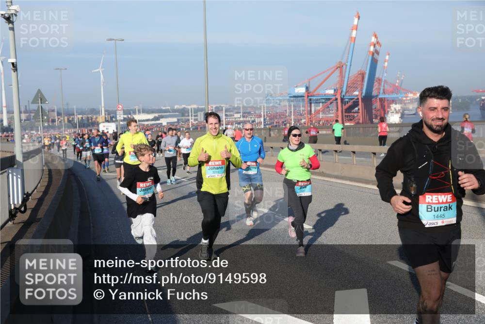 03.10.2025 - Köhlbrandbrückenlauf Yannick Fuchs http://msf.ph/oto/9149598 03.10.2025 08:41:17 Position 2 3233, 1445 meine-sportfotos.de