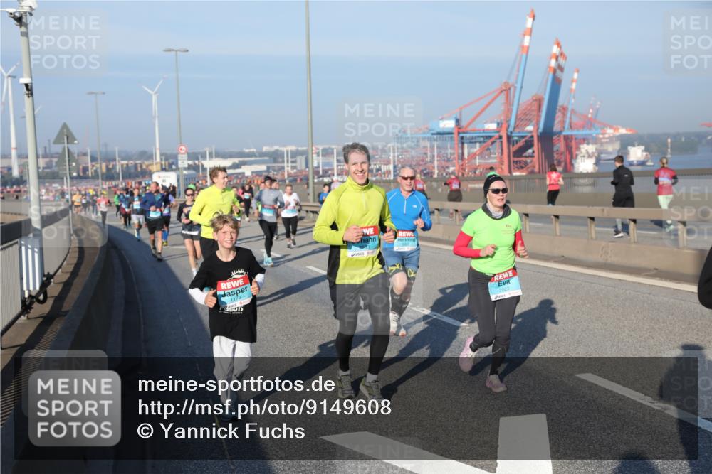 03.10.2025 - Köhlbrandbrückenlauf Yannick Fuchs http://msf.ph/oto/9149608 03.10.2025 08:41:18 Position 2 1173, 2822 meine-sportfotos.de