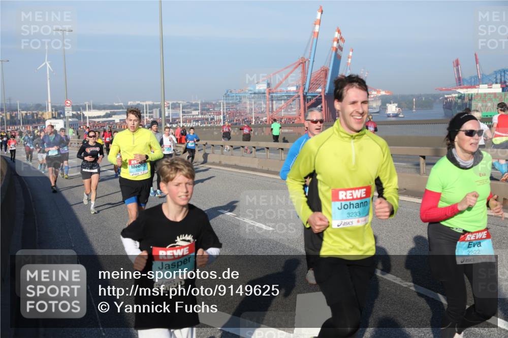 03.10.2025 - Köhlbrandbrückenlauf Yannick Fuchs http://msf.ph/oto/9149625 03.10.2025 08:41:19 Position 2 11111, 1173, 3233, 2822 meine-sportfotos.de