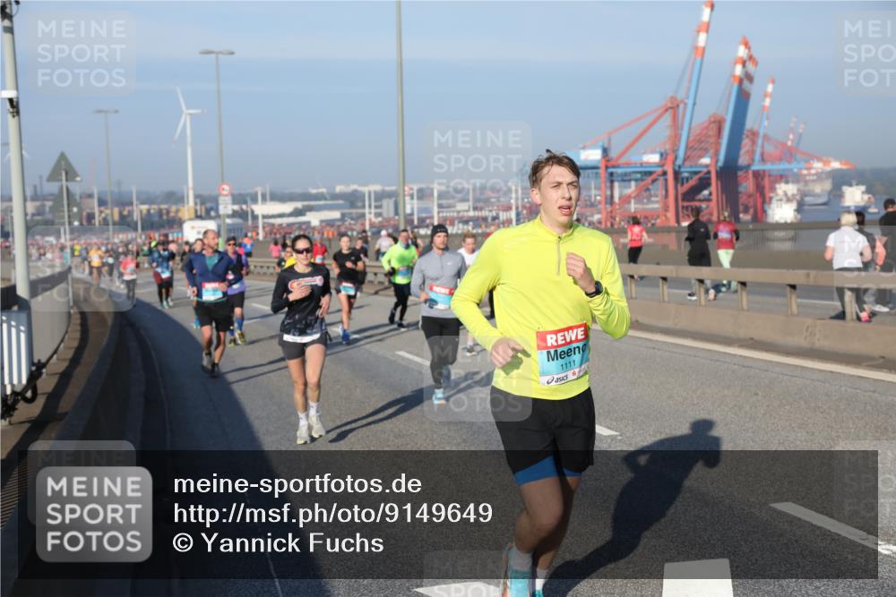 03.10.2025 - Köhlbrandbrückenlauf Yannick Fuchs http://msf.ph/oto/9149649 03.10.2025 08:41:20 Position 2 1111 meine-sportfotos.de