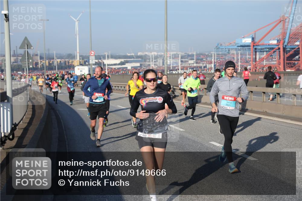 03.10.2025 - Köhlbrandbrückenlauf Yannick Fuchs http://msf.ph/oto/9149666 03.10.2025 08:41:21 Position 2 3821 meine-sportfotos.de